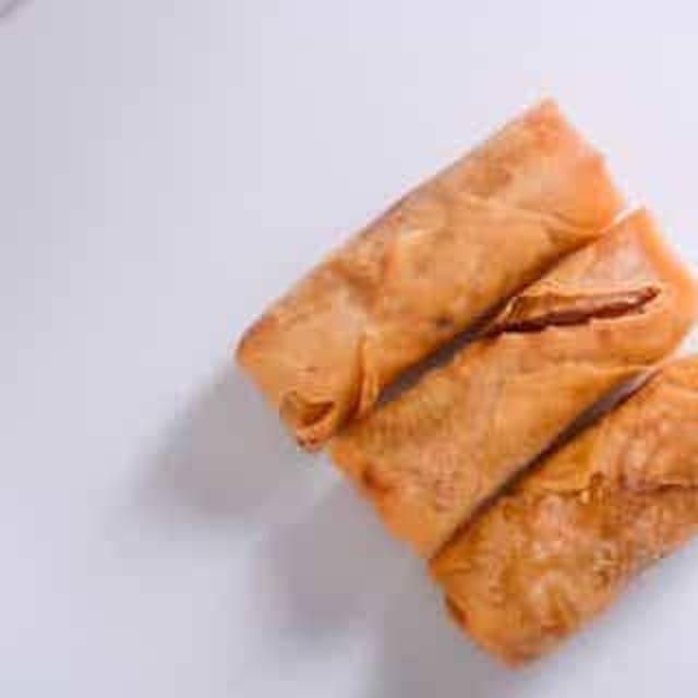Egg Rolls (2 pcs).